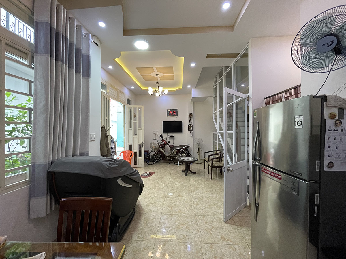 Bán nhà Nguyễn Văn Đậu, Quận Bình Thạnh nhà 3 lầu, đẹp lung linh, full nội thất hẻm cách đường 20m